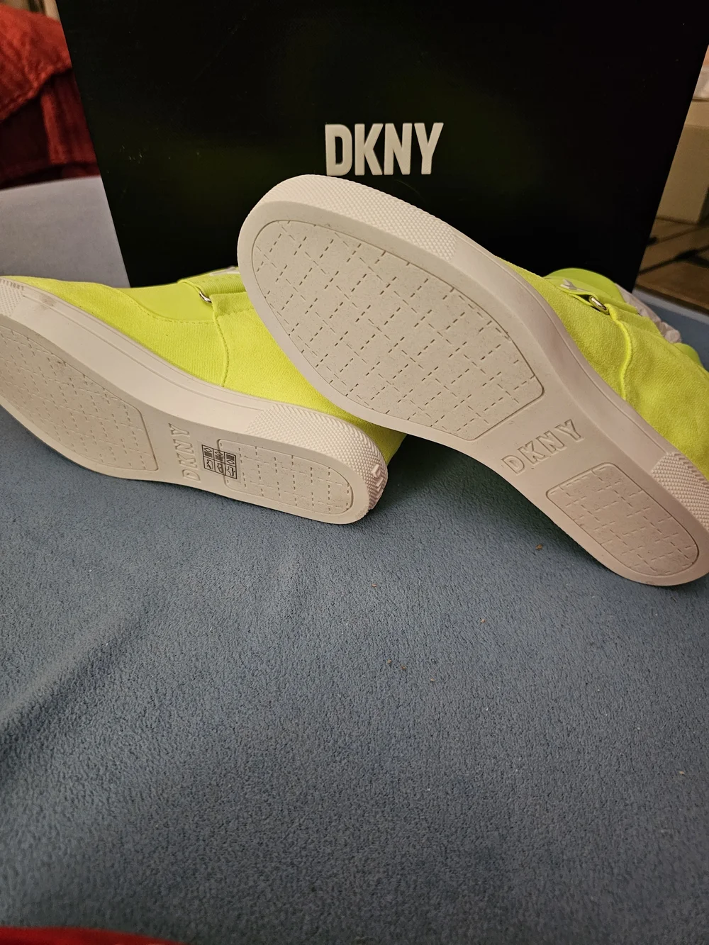 DKNY Neon Lime Slip-On High-Top Sneakers with Logo Strap NWOT - Picture 4 of 6